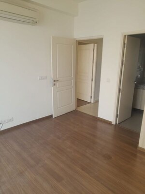 Room in 3.5 BHK Apartment at M3M Merlin, Sector 67 – for Rent