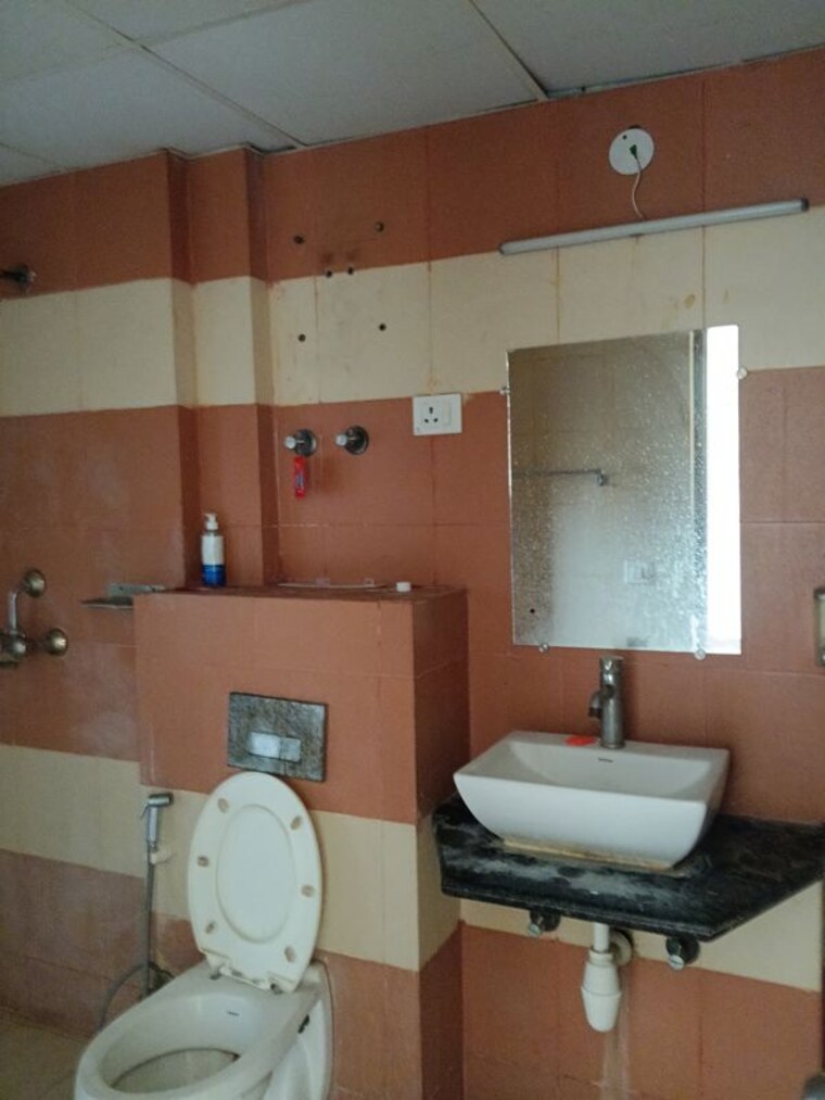 Bathroom, mahagun-my-woods 3 Bedroom 1545 Sq.Ft. Apartment In Sector 16c Greater Noida Greater Noida 10574179