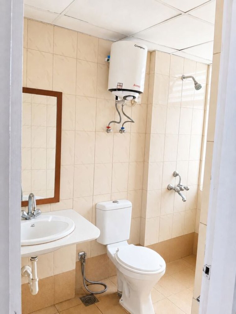 Bathroom, shree-vardhman-green-court 1 Bedroom 310 Sq.Ft. Apartment In Sector 90 Gurgaon 10574190