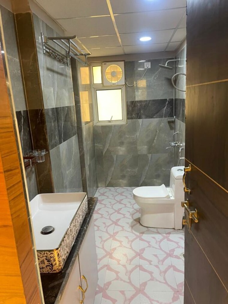 Bathroom, vvip-addresses 2 Bedroom 935 Sq.Ft. Apartment In Raj Nagar Extension Ghaziabad 10391618