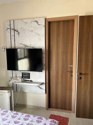 Furnished Amenities in 3 BHK Apartment at Piramal Vaikunth, Balkum Pada – for Rent