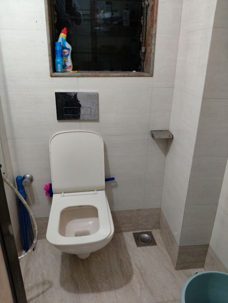 Bathroom, vasant-valley-complex 1 RK 350 Sq.Ft. Apartment In Malad East Mumbai 10574198