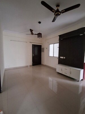Room in 2 BHK Apartment at VVIP Addresses, Raj Nagar Extension – for Rent