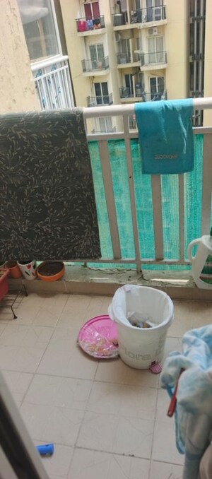 Bathroom in 2.5 BHK Apartment at Mahagun Moderne, Sector 78 – for Rent