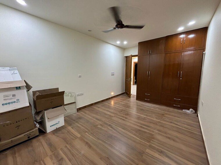 Room, vasant kunj 3 Bedroom 2500 Sq.Ft. Apartment In Vasant Kunj Delhi 10574241