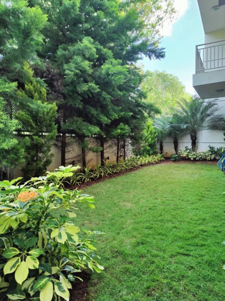 Garden, hrbr layout 4 Bedroom 2400 Sq.Ft. Independent House In Hrbr Layout Bangalore 10542371