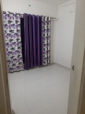 Room in 2 BHK Apartment at Poonam Estate Cluster I, Mira Road – for Rent