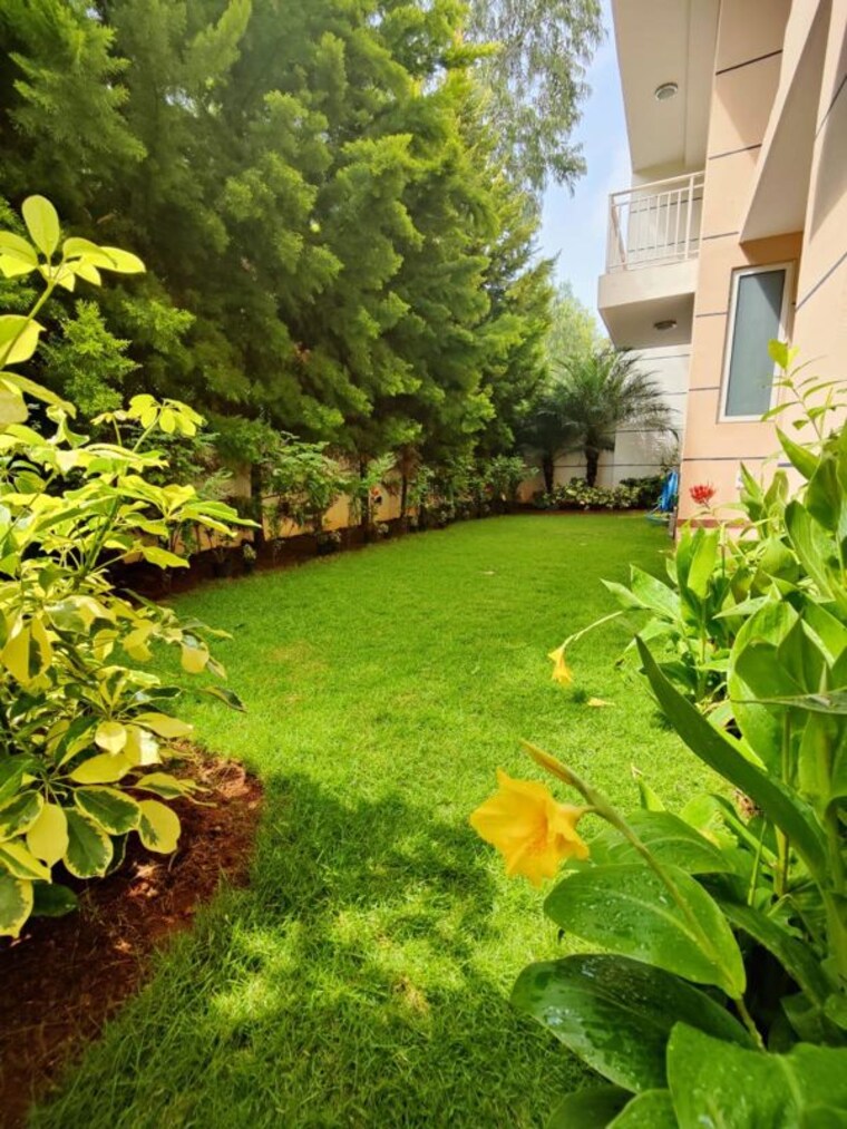 Garden, embassy-boulevard 5 Bedroom 7390 Sq.Ft. Villa In Yelahanka Bangalore 10574248
