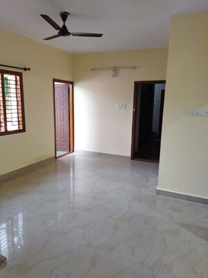 Room in 2 BHK Apartment at Jeevan Bima Nagar – for Rent