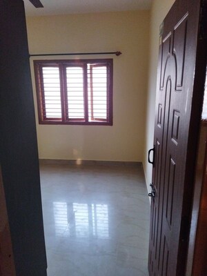 Room in 2 BHK Apartment at Jeevan Bima Nagar – for Rent