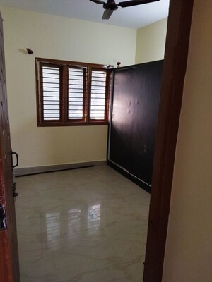 2 BHK Apartment For Rent in Jeevan Bima Nagar