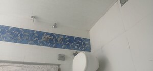 Furnished Amenities in 2 BHK Apartment at Hiranandani Gardens, Powai – for Sale