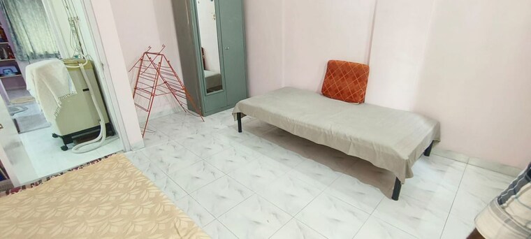Bedroom, model colony 2 Bedroom 950 Sq.Ft. Apartment In Model Colony Pune 10574267