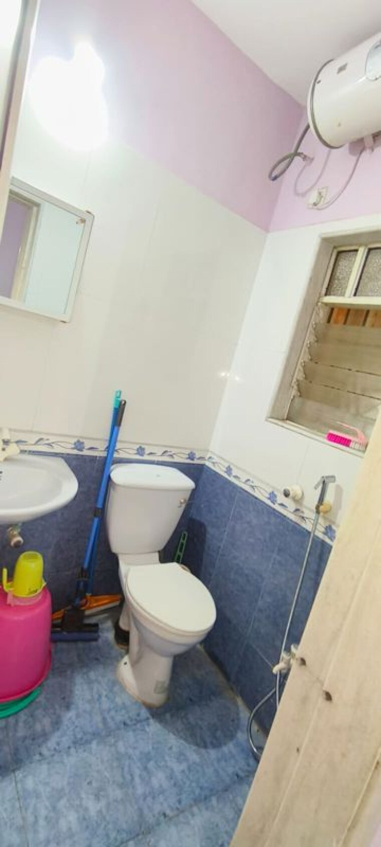 Attached Bathroom, model colony 2 Bedroom 950 Sq.Ft. Apartment In Model Colony Pune 10574267
