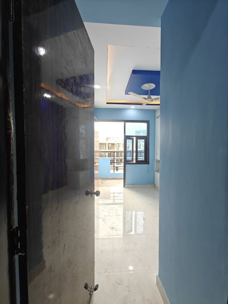 Room, sector 73 1 Bedroom 550 Sq.Ft. Builder Floor In Sector 73 Noida 10574268