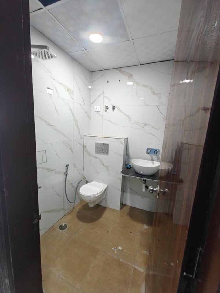 Bathroom, sector 73 1 Bedroom 550 Sq.Ft. Builder Floor In Sector 73 Noida 10574268