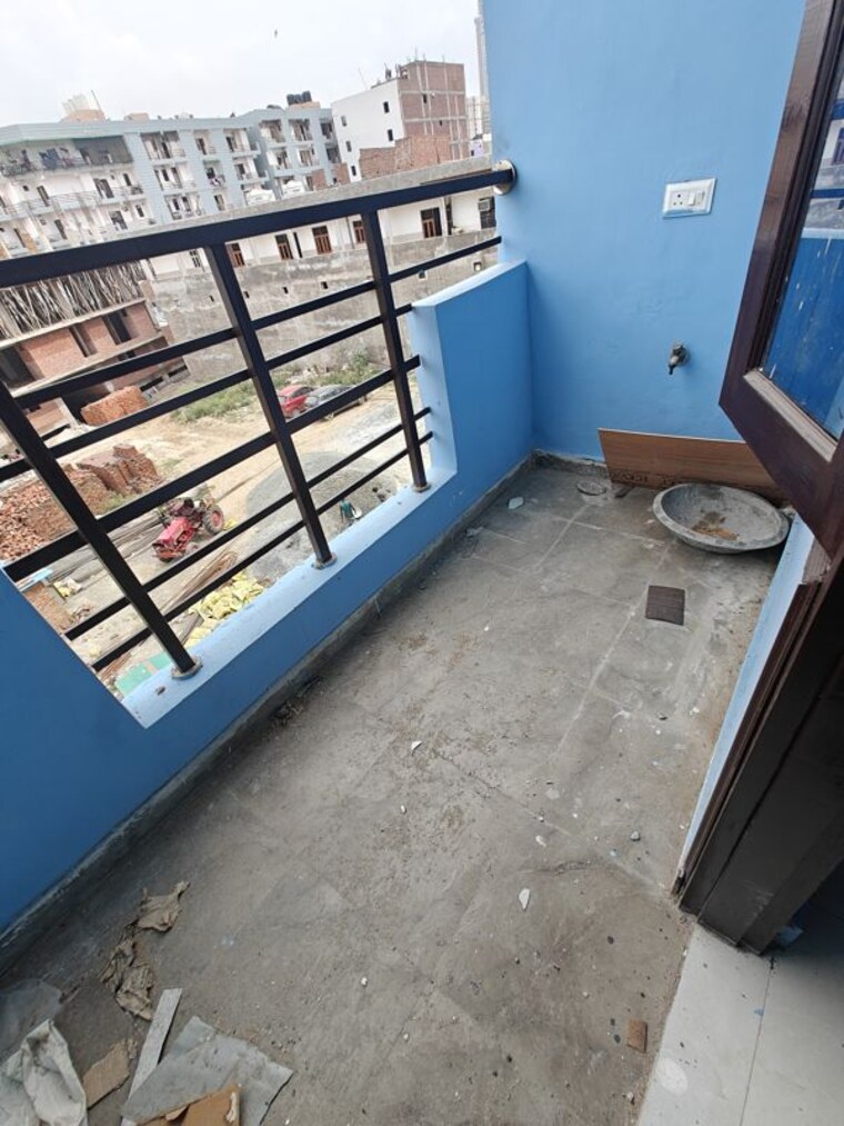 Balcony, sector 73 1 Bedroom 550 Sq.Ft. Builder Floor In Sector 73 Noida 10574268