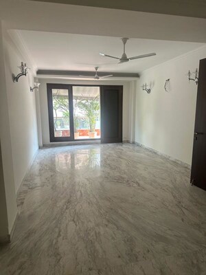 Room in 3 BHK Builder Floor at Greater Kailash I – for Rent