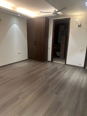 Room in 3 BHK Builder Floor at Greater Kailash I – for Rent