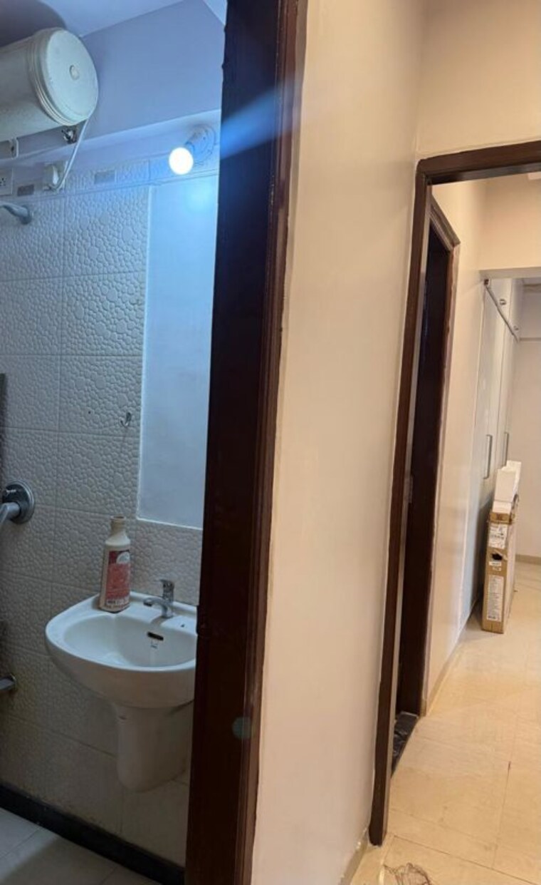 Bathroom, globe-heights 2 Bedroom 657 Sq.Ft. Apartment In Goregaon East Mumbai 10574278