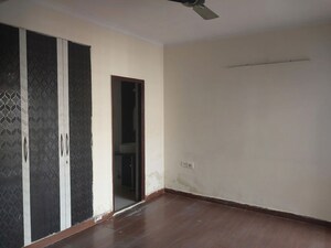 Room in 3 BHK Apartment at Saviour Park, Mohan Nagar – for Rent