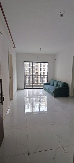 1 BHK Apartment For Rent in Runwal Gardens, Dombivli East