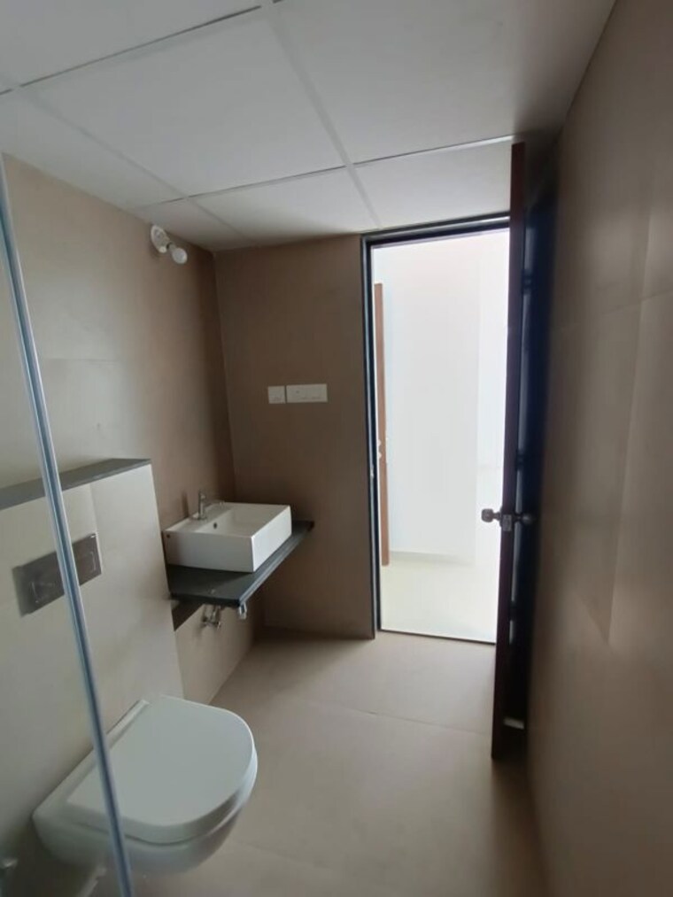 Bathroom, runwal-the-central-park 3 Bedroom 1050 Sq.Ft. Apartment In Chinchwad Pune 10571854
