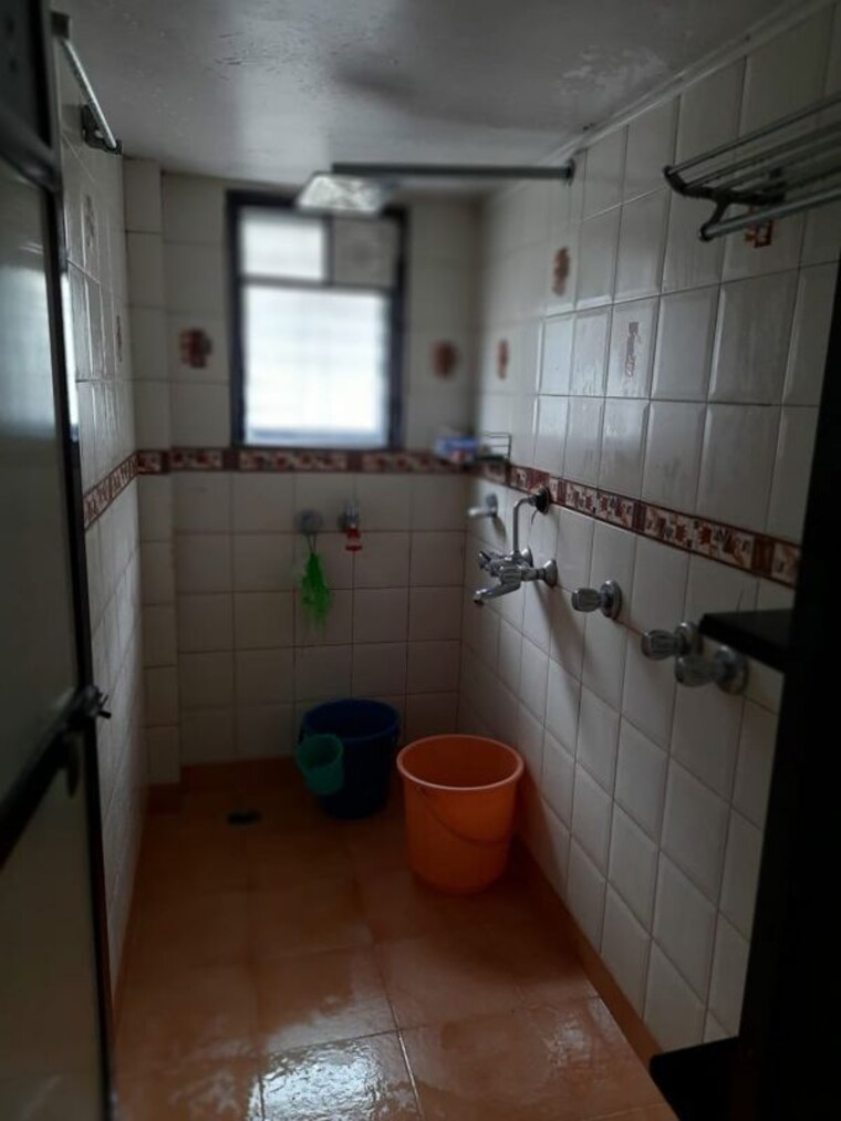 Bathroom, mulund west 1 Bedroom 470 Sq.Ft. Apartment In Mulund West Mumbai 10384424