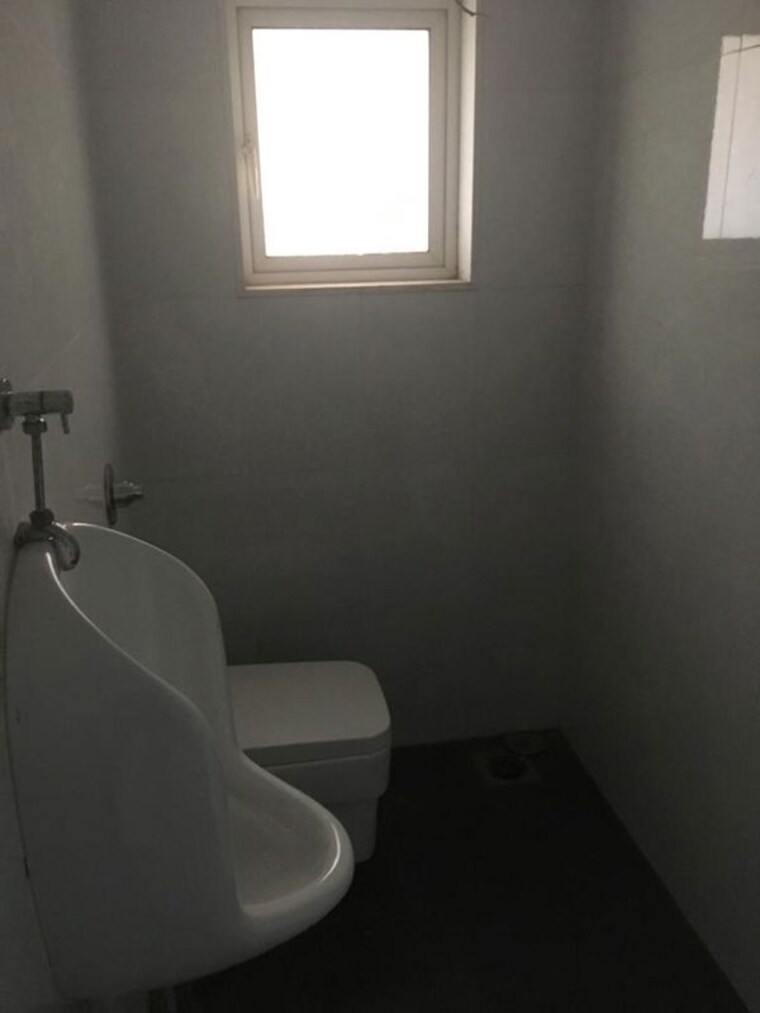 Bathroom, satyam-synergy-business-park Commercial Office Space 2150 Sq.Ft. In Goregaon East Mumbai 10574345