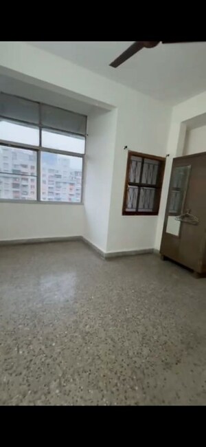 Room in 3 BHK Apartment at Bramha Baug Annexe, Uday Baug – for Sale