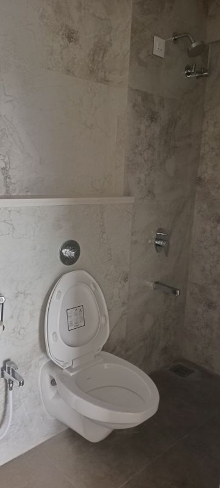 Bathroom, shiv-sagar-estate 2 Bedroom 815 Sq.Ft. Apartment In Worli Mumbai 10574462