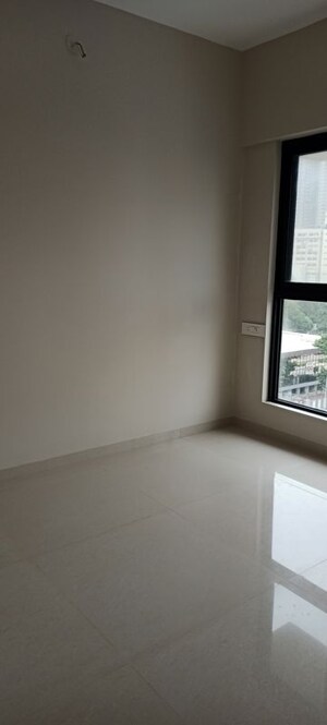 Room in 2 BHK Apartment at Shiv Sagar Estate, Worli – for Rent