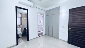 Building Lobby in 3 BHK Apartment at Smart World Orchard, Sector 61 – for Rent