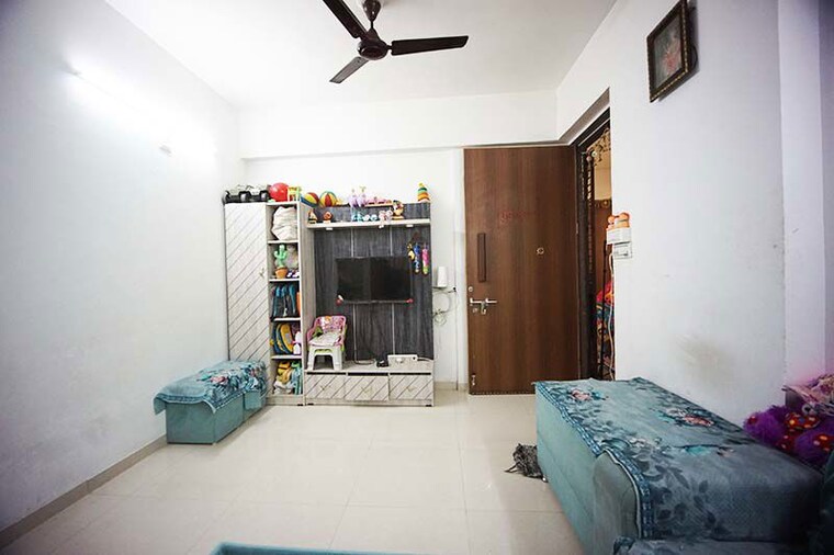 Living Room, narol 2 Bedroom 128 Sq.Yd. Apartment In Narol Ahmedabad 10574495