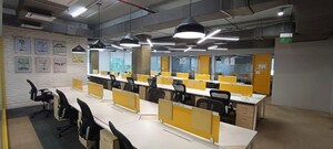  Office Space For Rent in Palasia Square