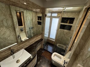 Attached Bathroom in 3 BHK Apartment at Santacruz West – for Rent