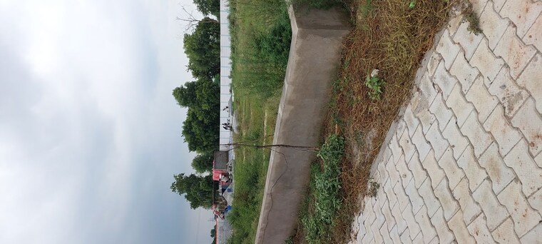 Garden, sainik nagar  108 Sq.Yd. Plot In Sainik Nagar Agra 10569354