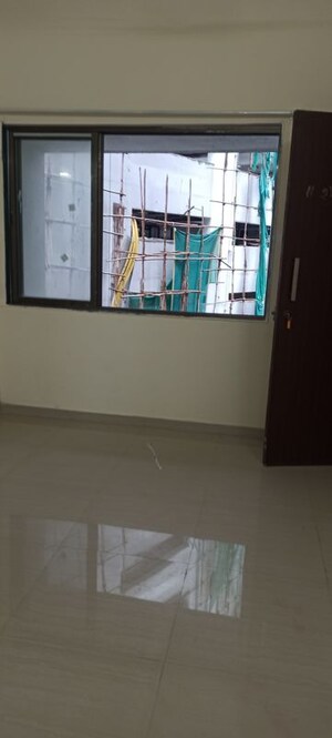 Room in 2 BHK Apartment at Eon One, Prabhadevi – for Rent