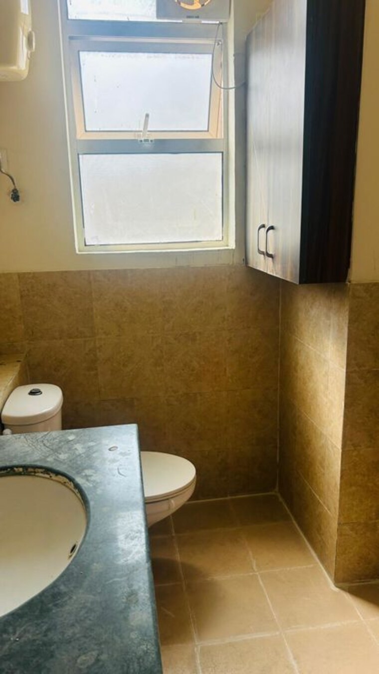Bathroom, jaypee-green-wish-town-klassic 3 Bedroom 1750 Sq.Ft. Builder Floor In Sector 134 Noida 10574502