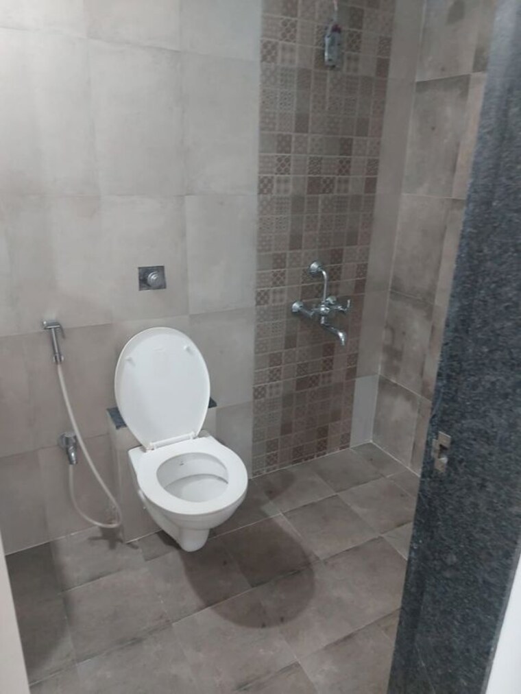 Bathroom, saa-sai-avishkar 3 Bedroom 1218 Sq.Ft. Apartment In Dhayari Pune 10574497