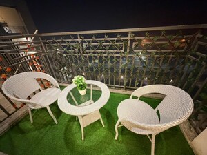 Team Area in Studio Apartment at Supertech Czar Suites, Omicron I Greater Noida – for Rent
