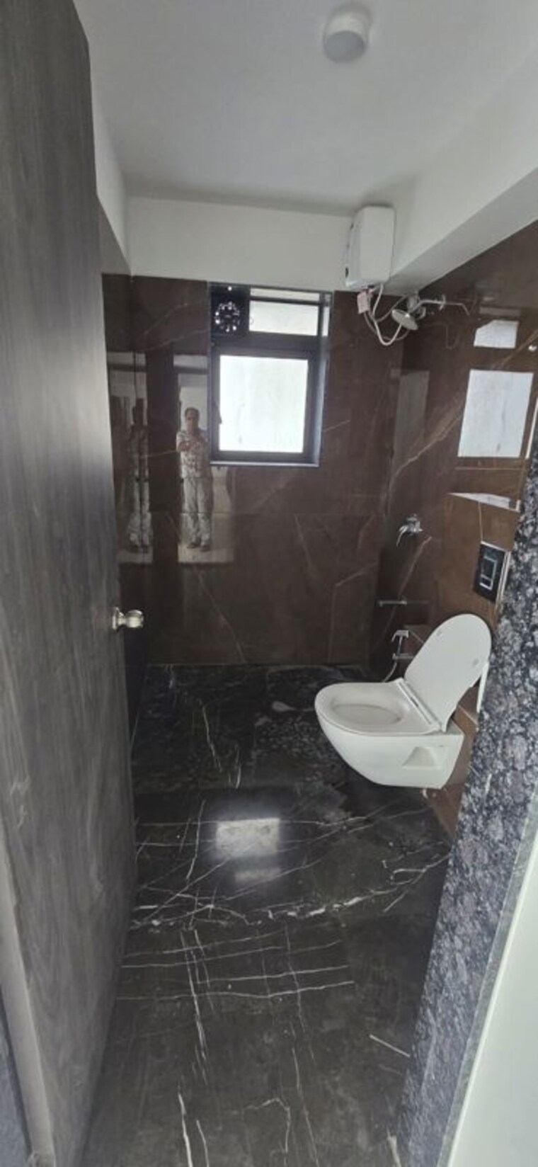 Bathroom, dlh-legacy 3 Bedroom 1250 Sq.Ft. Apartment In Juhu Mumbai 10574537