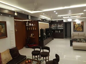 Team Area in 5 BHK Apartment at Satyam Imperial Heights, Ghansoli – for Rent