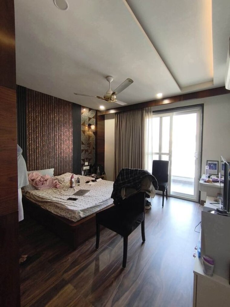 Bedroom, emaar-mgf-emerald-hills 5 Bedroom 4500 Sq.Ft. Apartment In Sector 65 Gurgaon 10574585