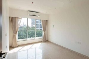 Room in 3 BHK Apartment at Piramal Vaikunth, Balkum Pada – for Sale
