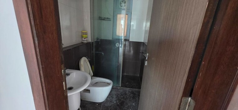 Bathroom, db-woods 2.5 Bedroom 1050 Sq.Ft. Apartment In Goregaon East Mumbai 10574601