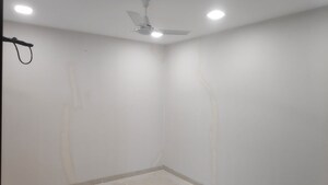 Room in 3.5 BHK Apartment at Raj Grandeur, Powai – for Rent