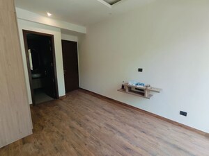 Room in 3 BHK Apartment at Raj One Good Earth, Sector 71 – for Rent
