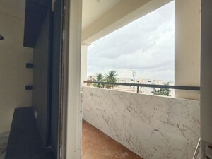 Room in 1 BHK Builder Floor at Reliable Layout – for Rent