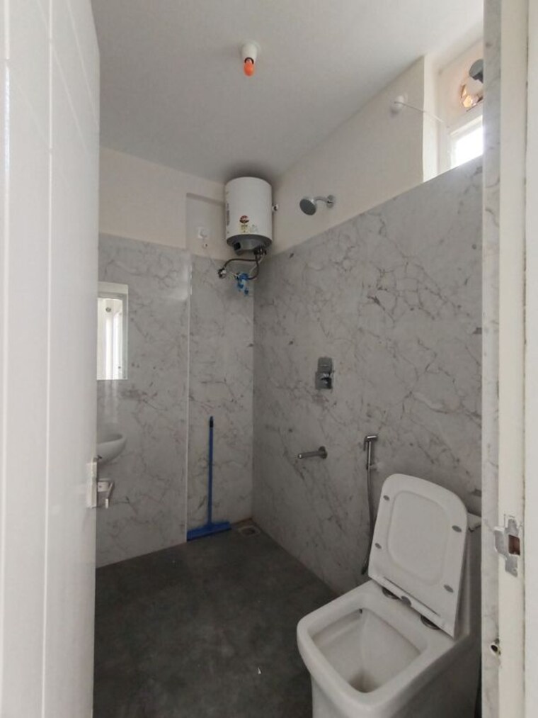 Bathroom, reliable layout 1 Bedroom 550 Sq.Ft. Builder Floor In Reliable Layout Bangalore 10574672